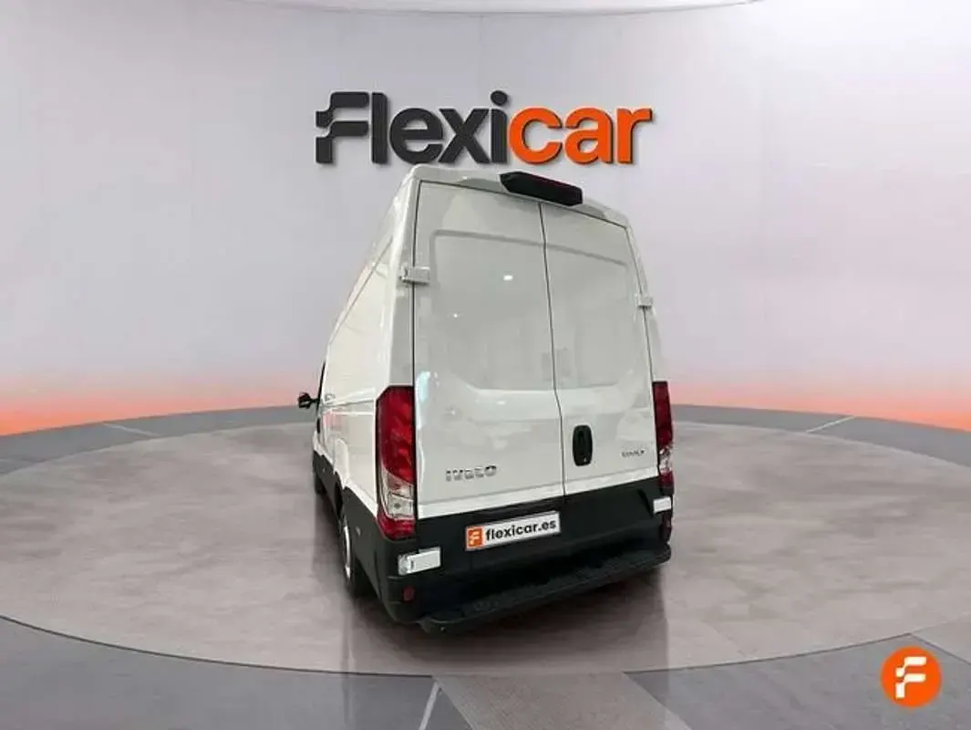 Usado Iveco Daily 156 CV (114 kW) 2024 Blanco Van
