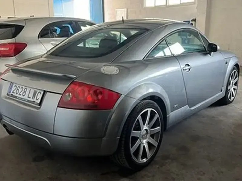 Usado Audi TT S-Line 163 CV (119 kW) 2006 Gris / plata Coupe
