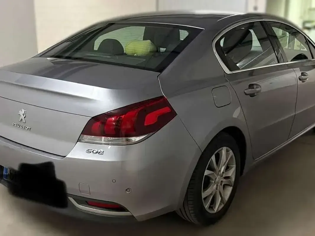Usado Peugeot 508 Allure 150 CV (110 kW) 2017 Gris Berlina