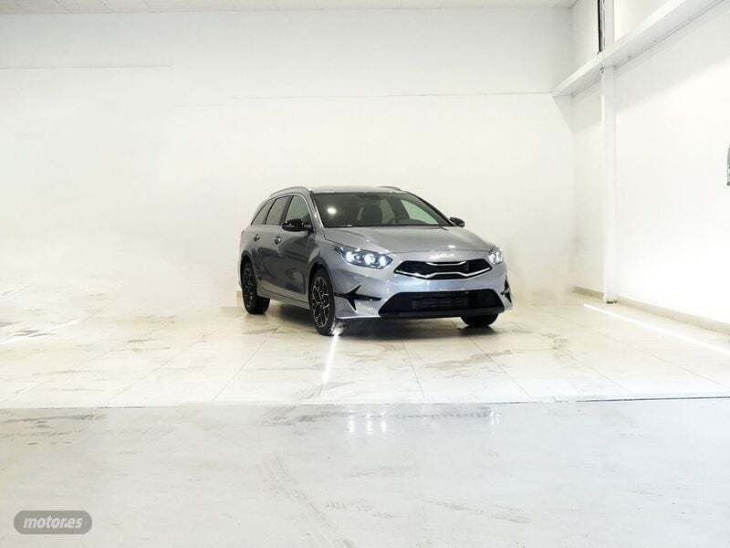 Usado Kia Ceed Sportswagon Style 120 CV (88 kW) 2024 Gris Familiar