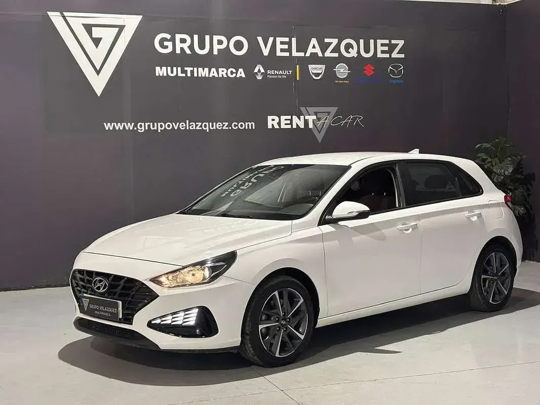 Usado Hyundai i30 110 CV (80 kW) 2023 Blanco Utilitario