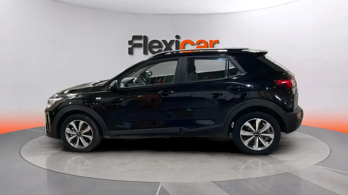 Usado Kia Stonic 101 CV (74 kW) 2021 Negro SUV