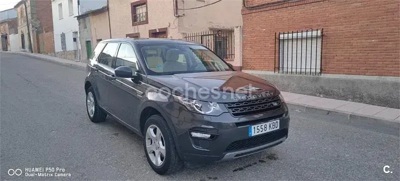 Usado Land Rover Discovery Sport HSE Luxury 150 CV (110 kW) 2017 Gris / plata SUV