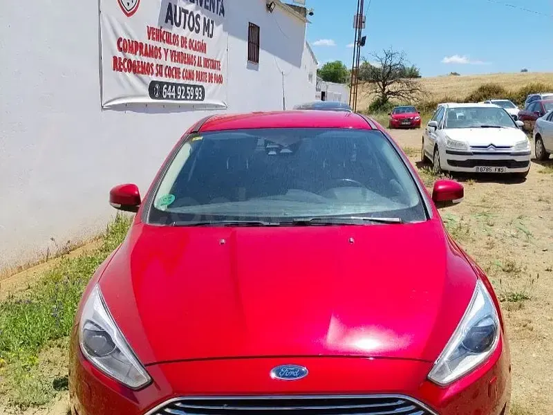 Usado Ford Focus Titanium 120 CV (88 kW) 2016 Granate Berlina