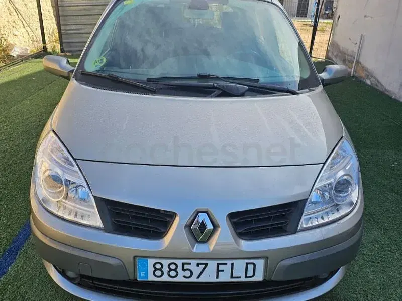 Usado Renault Scénic 130 CV (95 kW) 2007 Gris / plata Monovolumen