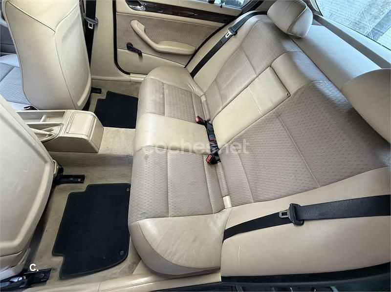 Verde Usado 2001 BMW 318 Berlina | 6000 € (Precio justo) - Imagen 1/4