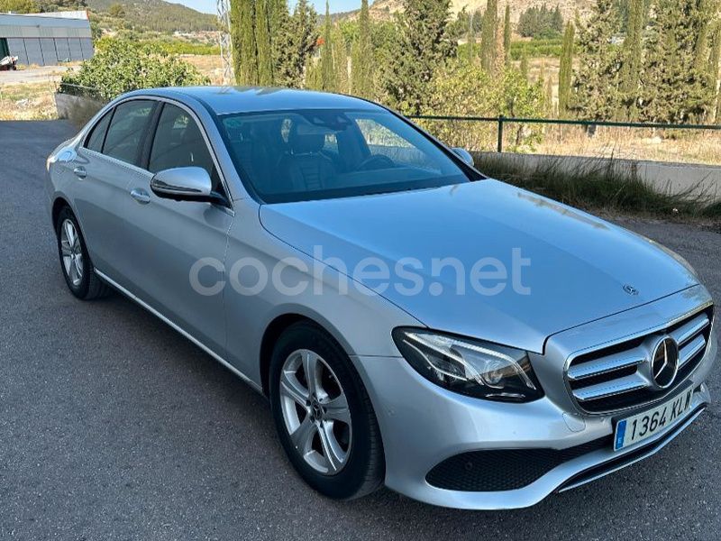 Gris / plata Usado 2018 Mercedes E220 Berlina | 29.000 € (Un poco caro) - Imagen 1/4