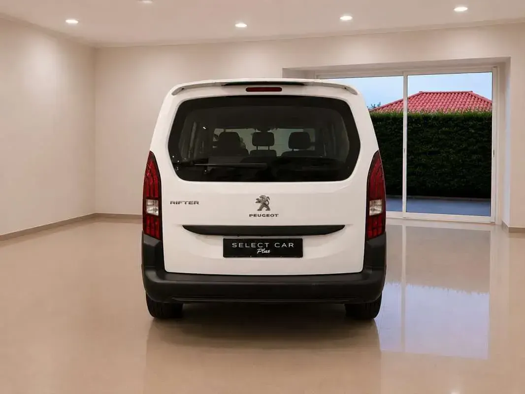 Usado Peugeot Rifter Active 102 CV (75 kW) 2021 Blanco Monovolumen
