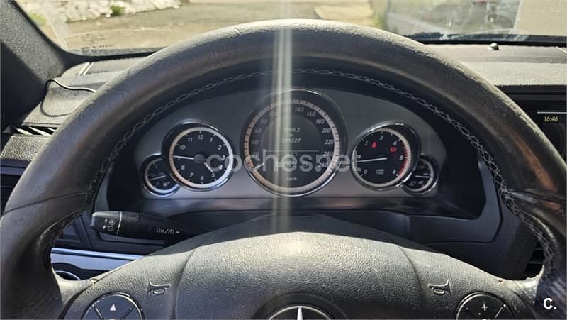 Usado Mercedes E220 170 CV (125 kW) 2010 Gris / plata Coupe