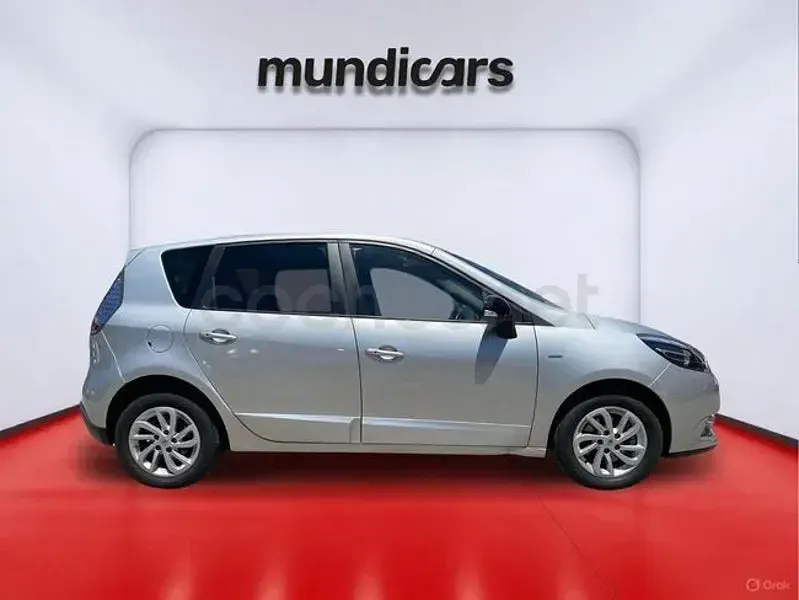 Usado Renault Scénic LIMITED 130 CV (95 kW) 2015 Gris / plata Monovolumen