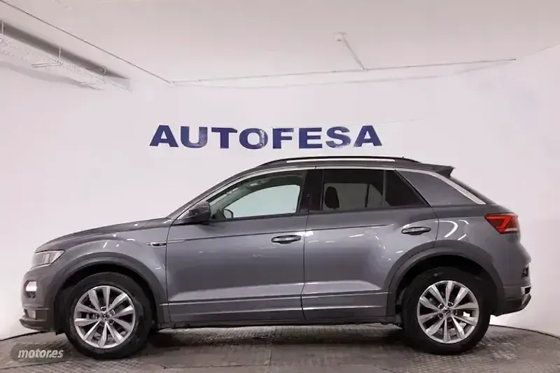 Usado VW T-Roc Advance 150 CV (110 kW) 2022 Gris SUV
