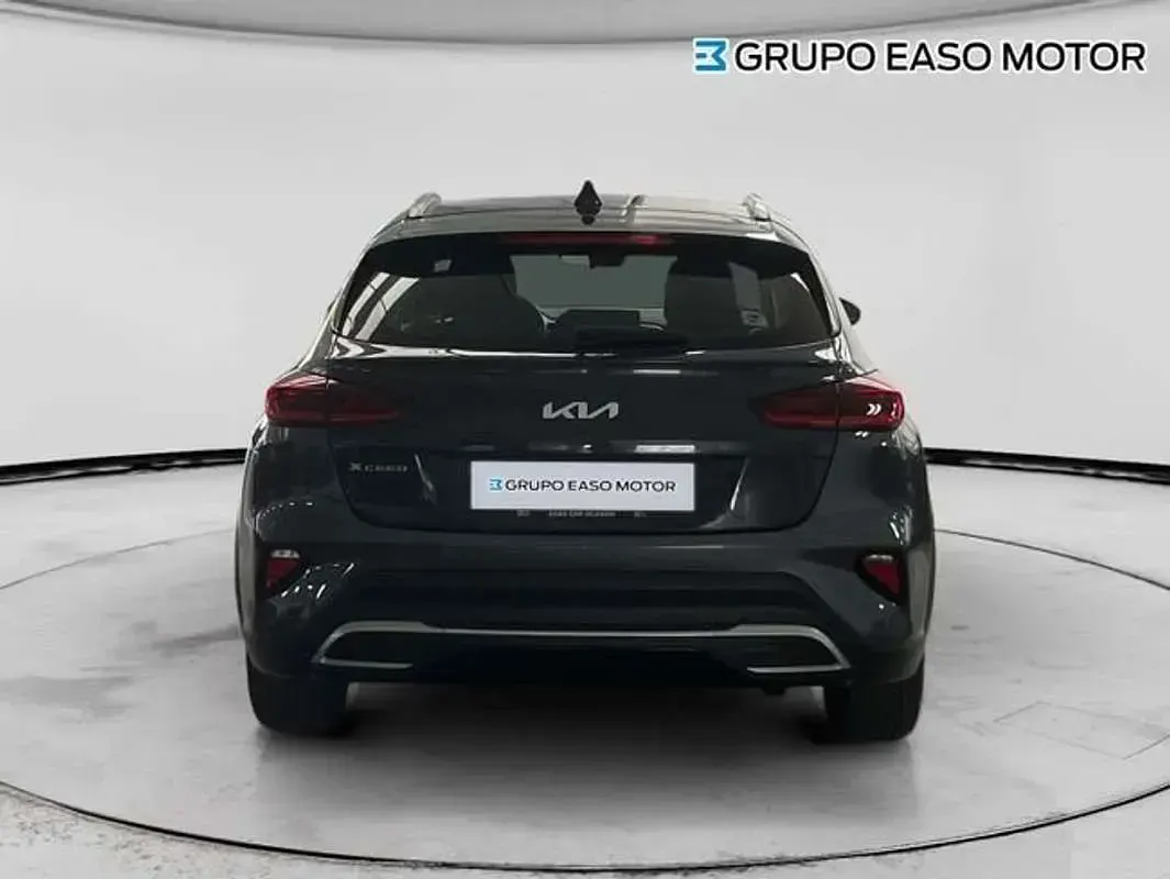 Usado Kia XCeed 120 CV (88 kW) 2023 Gris SUV
