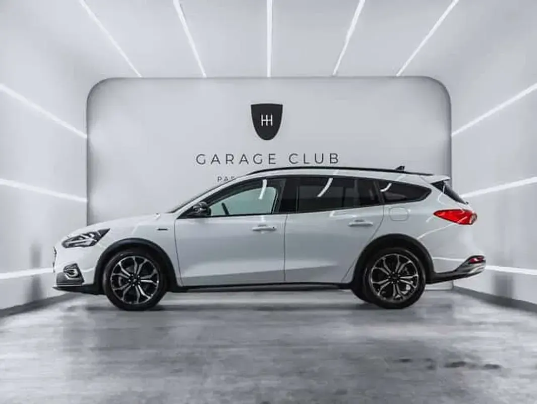 Usado Ford Focus Active 125 CV (91 kW) 2020 Blanco Familiar