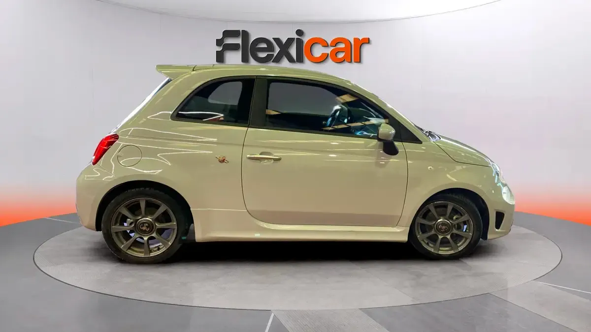 Usado Abarth 595 165 CV (121 kW) 2022 Gris Berlina