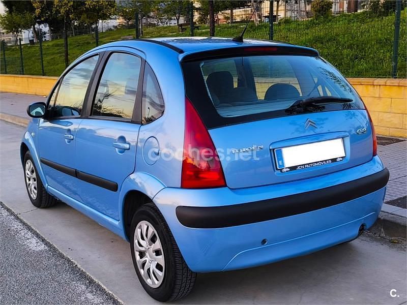 Usado Citroën C3 75 CV (55 kW) 2004 Azul Berlina
