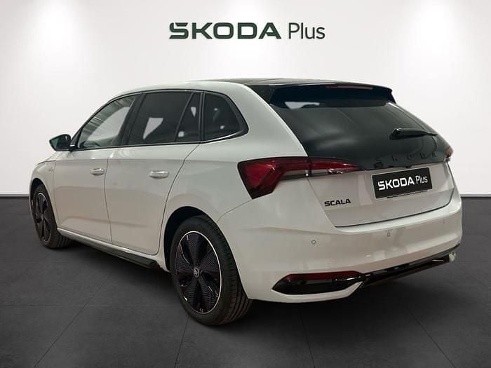 Usado Skoda Scala Monte Carlo 150 CV (110 kW) 2025 Blanco Utilitario