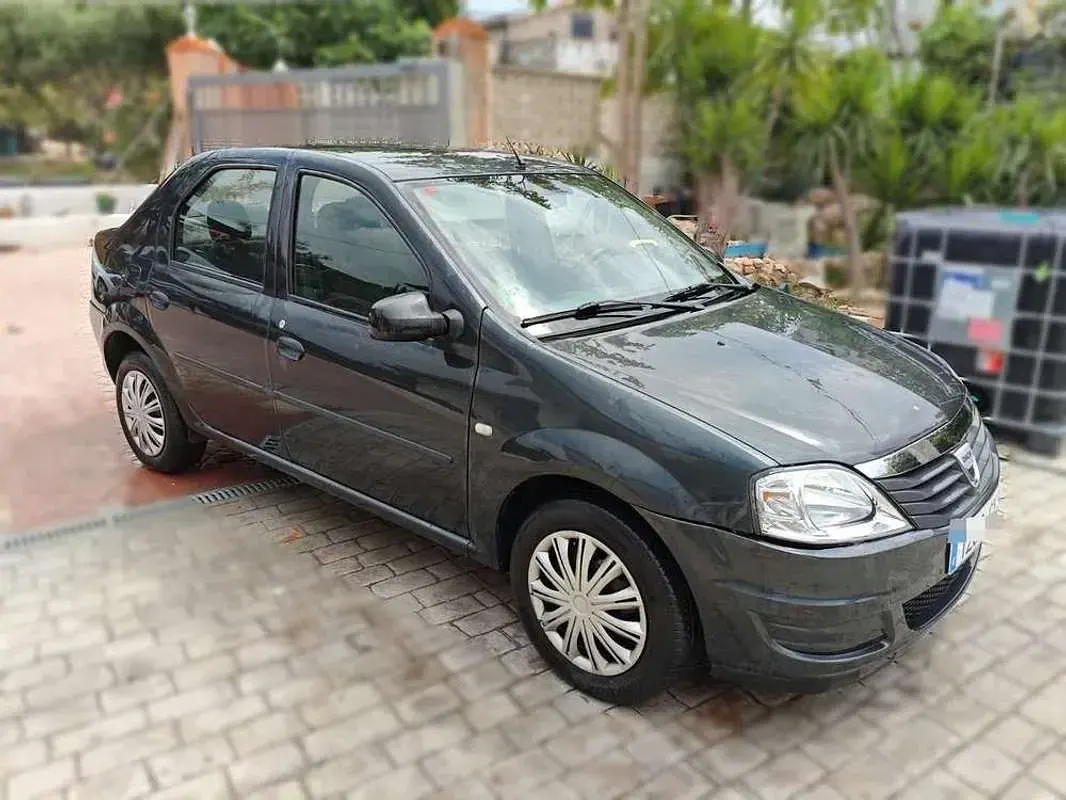 Usado Dacia Logan Ambiance 75 CV (55 kW) 2010 Azul Utilitario