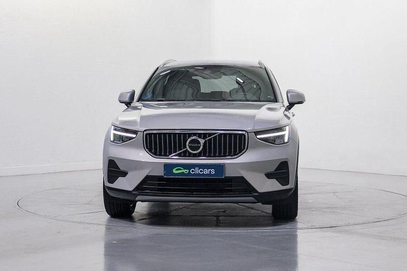 Usado Volvo XC40 Core 211 CV (155 kW) 2022 Gris / plata SUV