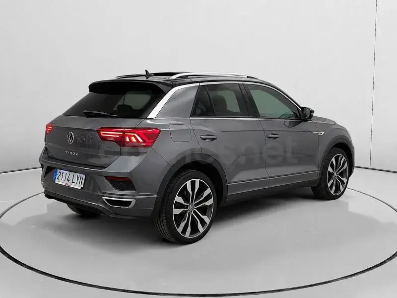 Usado VW T-Roc Sportline 150 CV (110 kW) 2022 Gris SUV