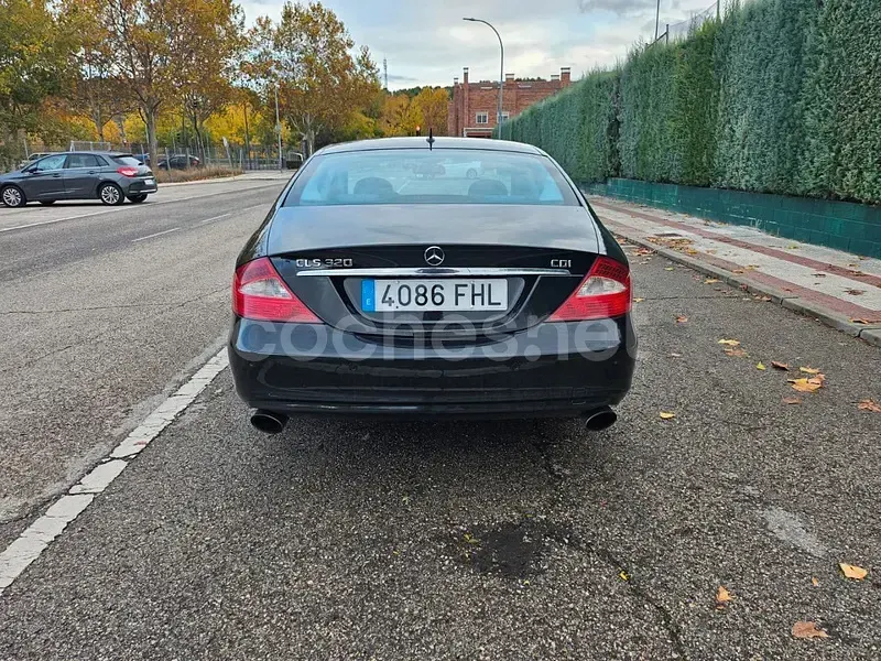 Usado Mercedes CLS320 224 CV (164 kW) 2006 Negro Berlina