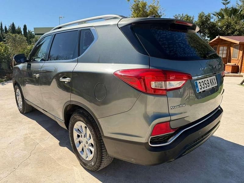 Usado Ssangyong (KGM) Rexton 181 CV (133 kW) 2018 Gris SUV
