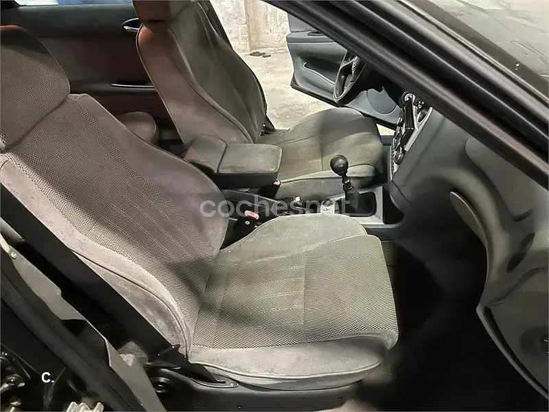 Usado Alfa Romeo 156 Progression 115 CV (84 kW) 2004 Negro Berlina