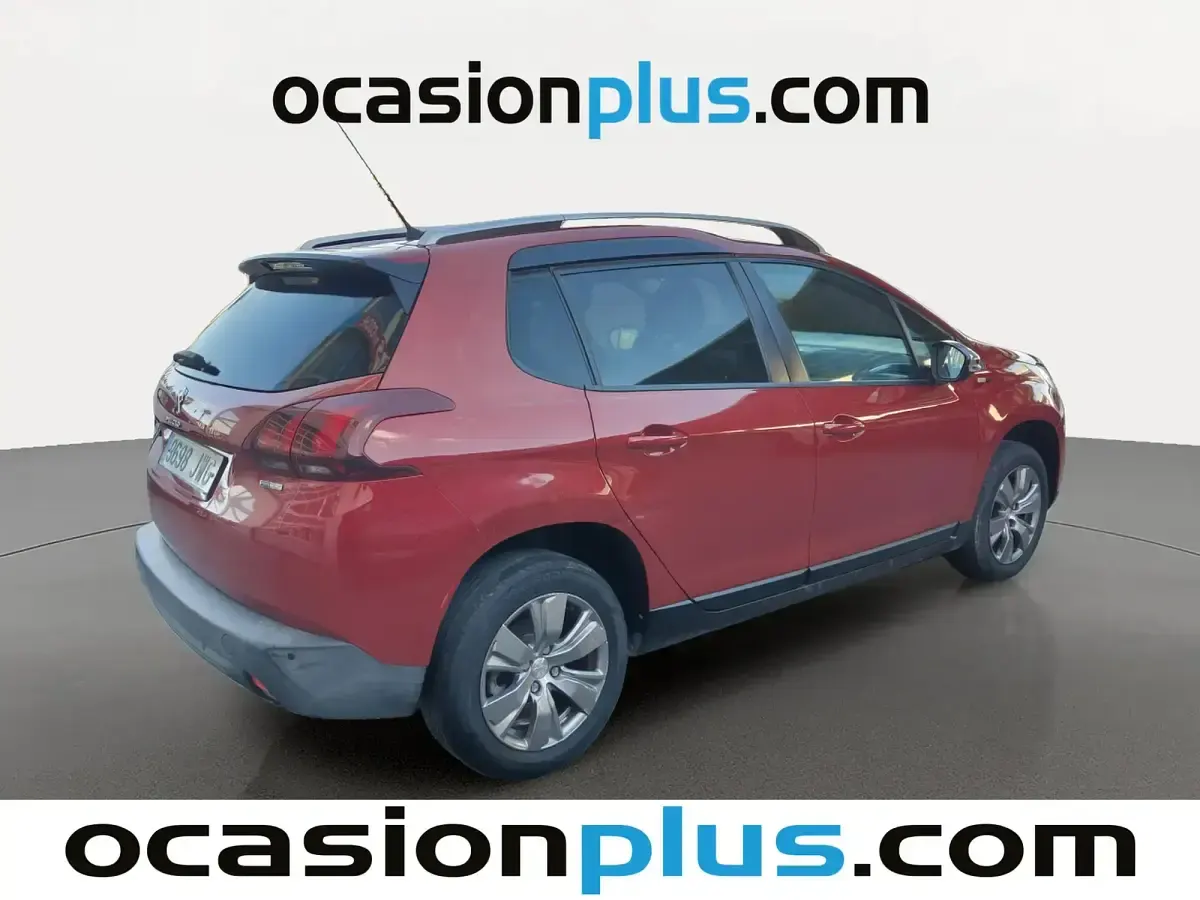 Usado Peugeot 2008 Style 82 CV (60 kW) 2017 Rojo SUV