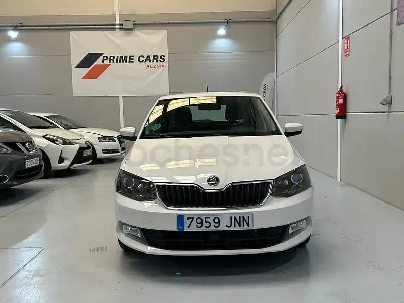 Usado Skoda Fabia Ambition 75 CV (55 kW) 2016 Blanco Berlina