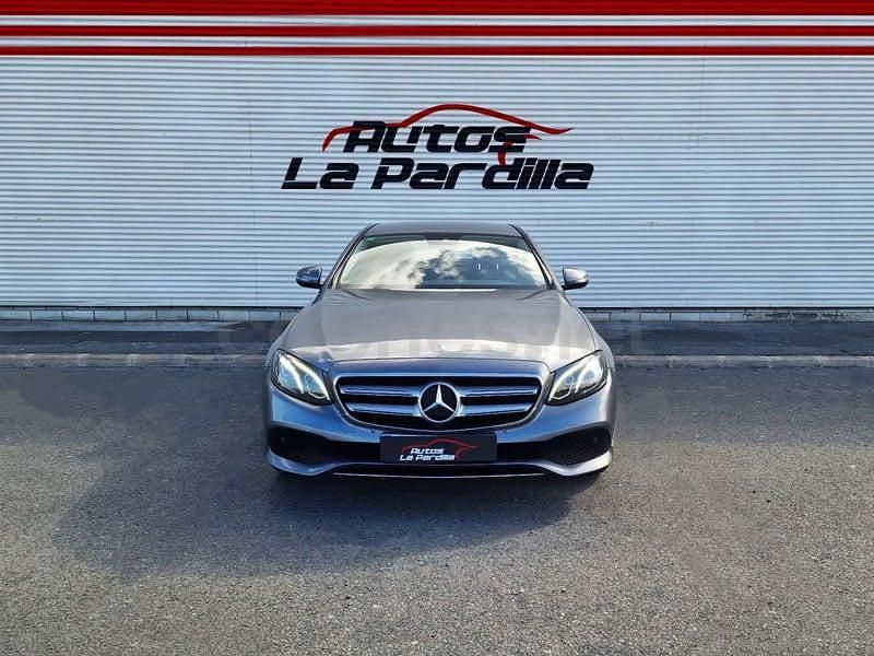 Usado Mercedes E220 194 CV (142 kW) 2017 Gris / plata Berlina