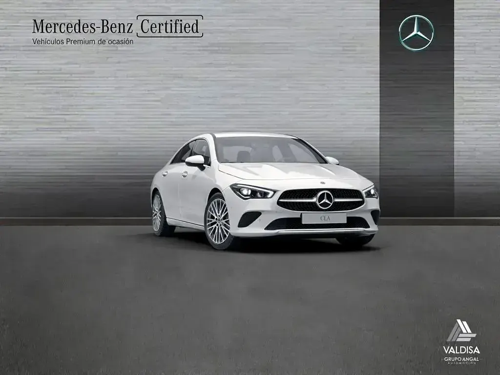 Usado Mercedes CLA180 136 CV (100 kW) 2022 Blanco polar Coupe