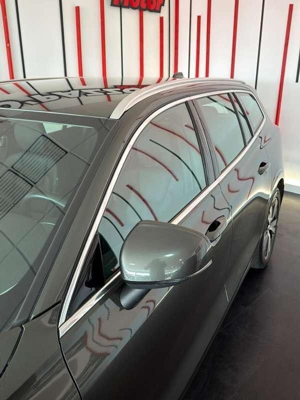 Usado Volvo V60 Business Edition 150 CV (110 kW) 2021 Verde Familiar