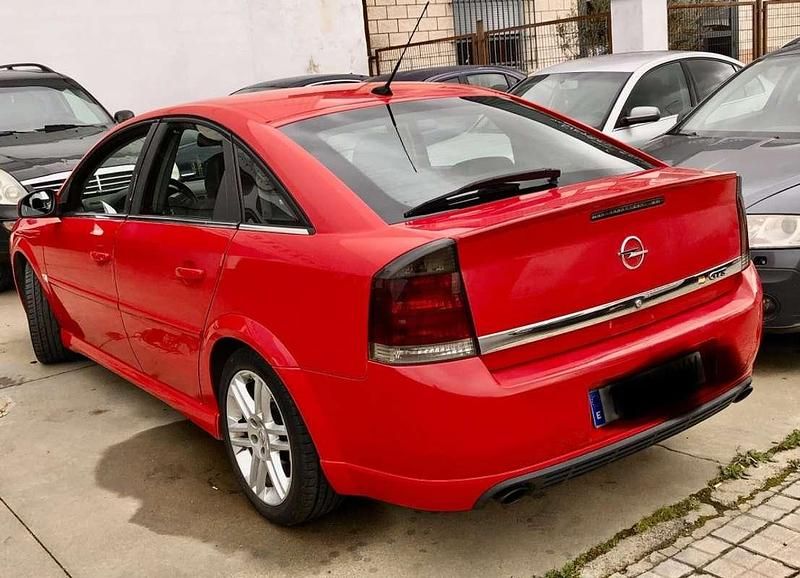 Usado Opel Vectra GTS Elegance 177 CV (130 kW) 2004 Rojo Berlina