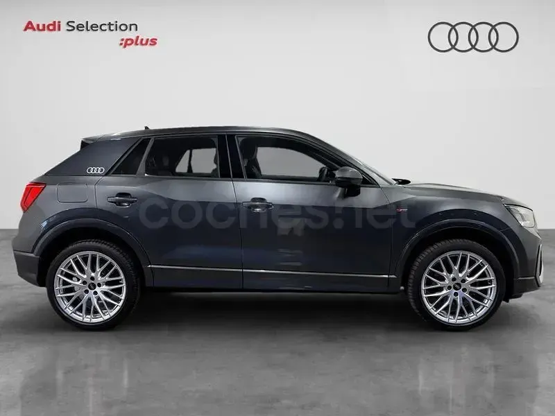 Usado Audi Q2 S-Line 116 CV (85 kW) 2024 Gris / plata SUV