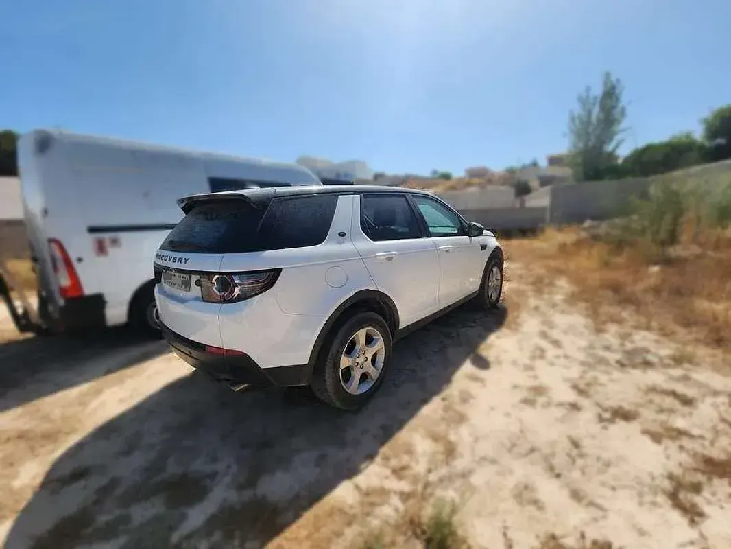 Usado Land Rover Discovery Sport HSE 150 CV (110 kW) 2017 Blanco SUV