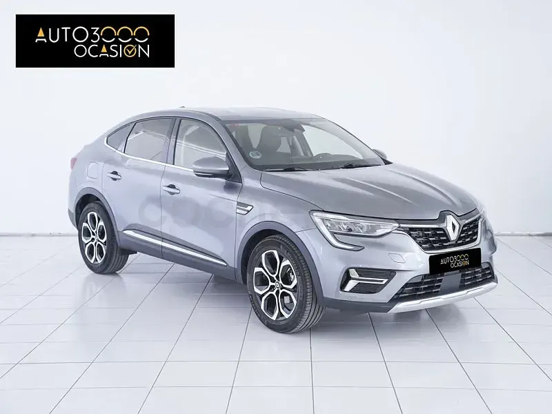 Usado Renault Arkana Zen 140 CV (102 kW) 2021 Gris / plata SUV
