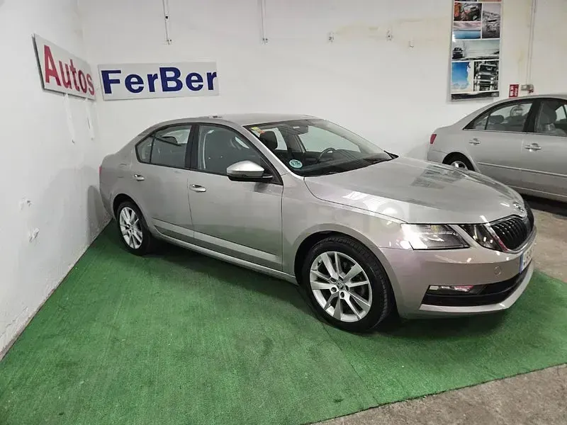 Usado Skoda Octavia 115 CV (84 kW) 2018 Beige Berlina