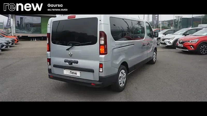 Usado Renault Trafic 110 CV (80 kW) 2023 Gris Monovolumen