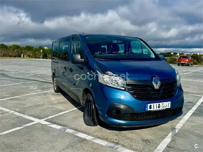 Usado Renault Trafic 170 CV (125 kW) 2018 Azul Monovolumen