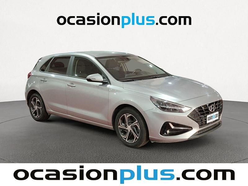 Plateado Usado 2022 Hyundai i30 Utilitario | 15.719 € (Precio justo) - Imagen 1/2