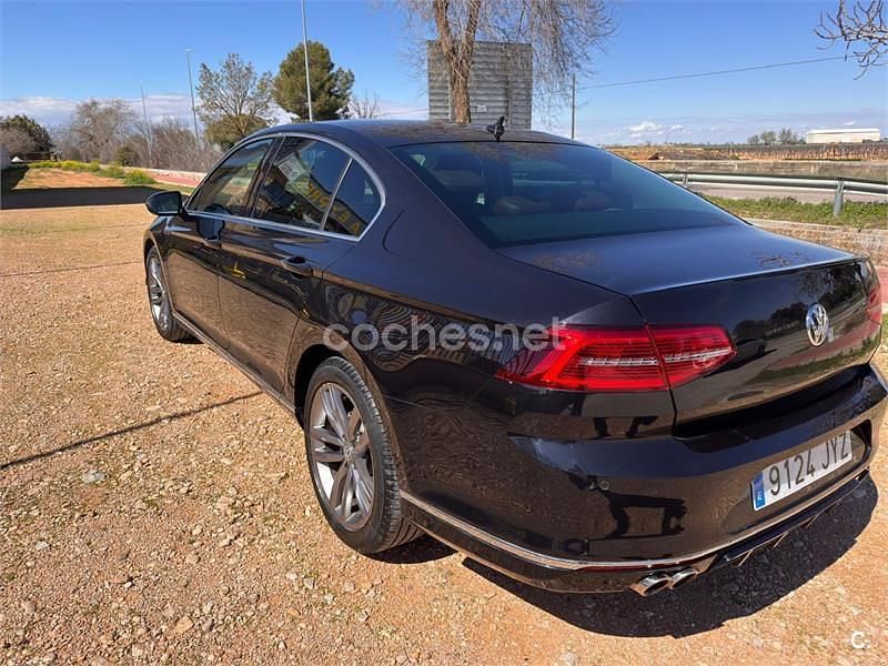 Negro Usado 2017 VW Passat Sportline Berlina | 12.900 € (Buen precio) - Imagen 1/4