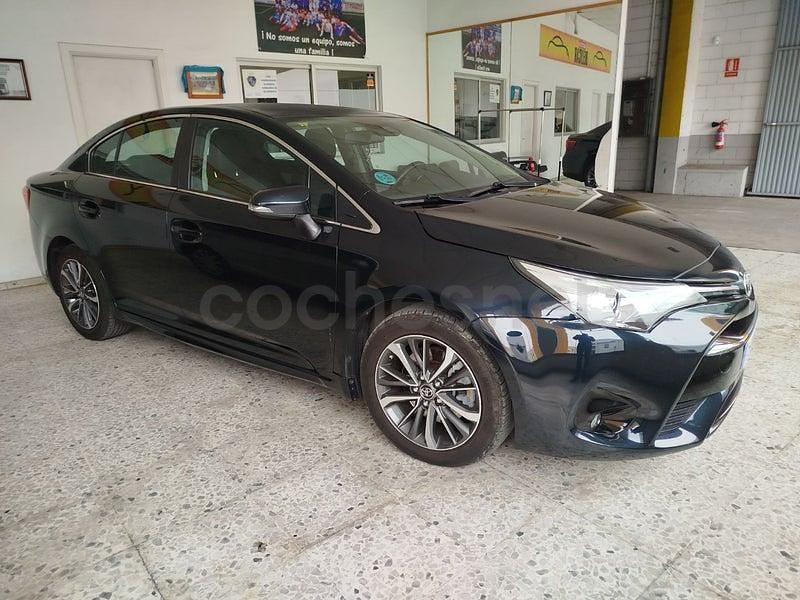 Usado Toyota Avensis Advance 143 CV (105 kW) 2018 Gris / plata Berlina