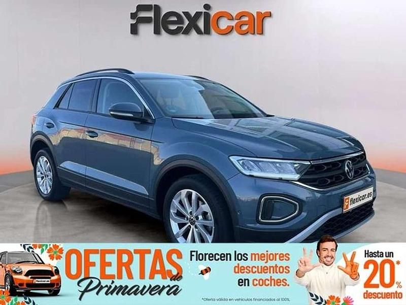 Usado VW T-Roc Life 150 CV (110 kW) 2023 Verde SUV
