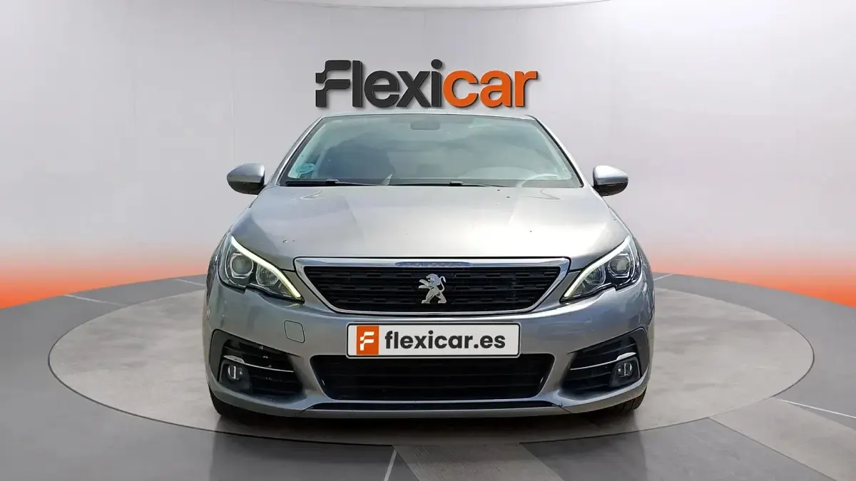 Usado Peugeot 308 Allure 131 CV (96 kW) 2018 Gris Berlina