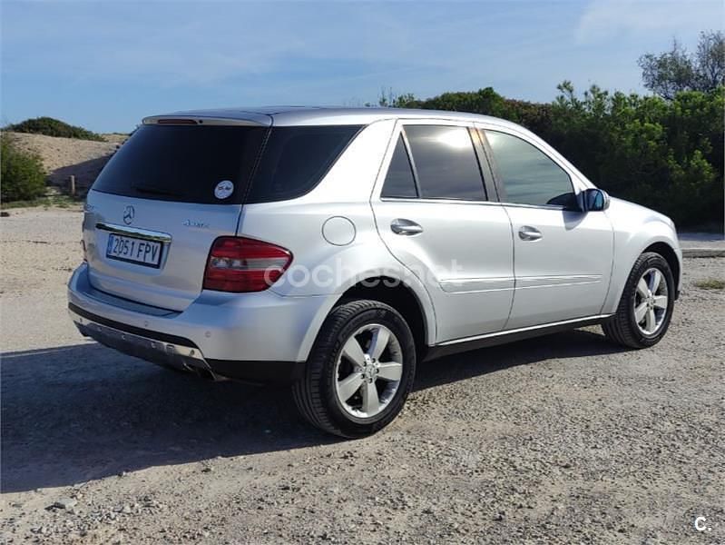 Usado Mercedes ML420 306 CV (225 kW) 2007 Gris / plata SUV