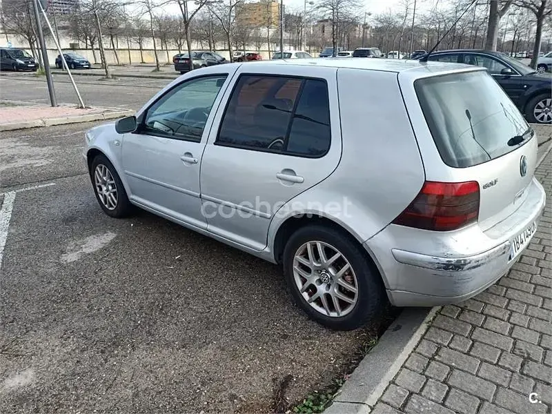Usado VW Golf III Highline 115 CV (84 kW) 1999 Gris / plata Berlina