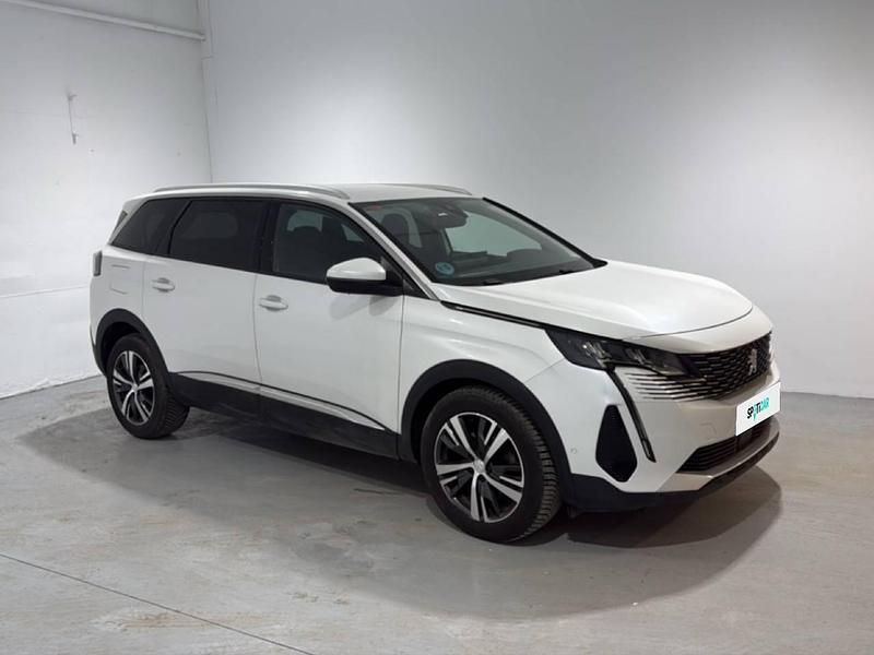 Usado Peugeot 5008 Allure 130 CV (95 kW) 2021 Blanco SUV