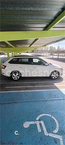 Usado Skoda Fabia Ambition 75 CV (55 kW) 2018 Blanco Familiar