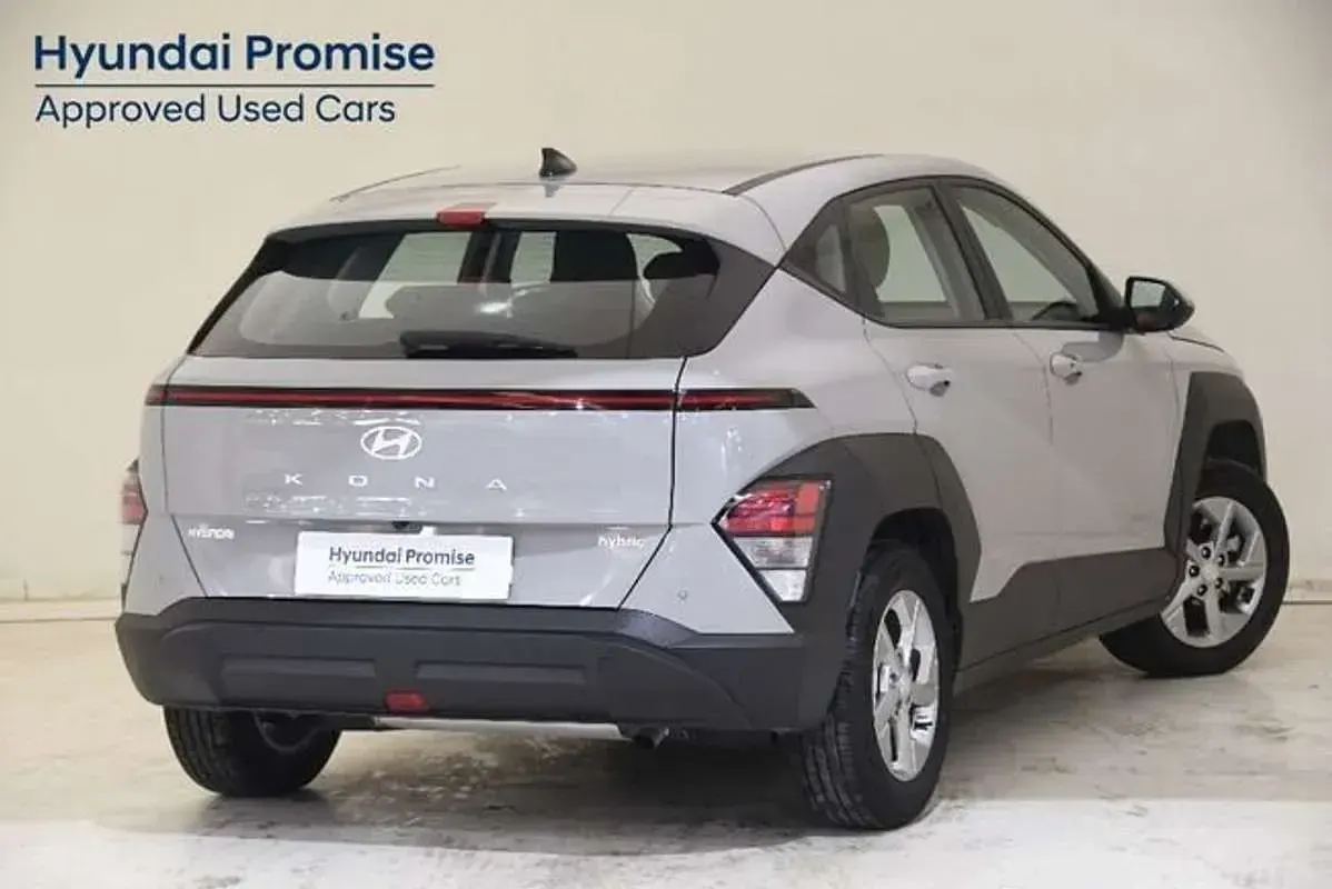 Usado Hyundai Kona 141 HP (103 kW) 2024 Cinzento SUV