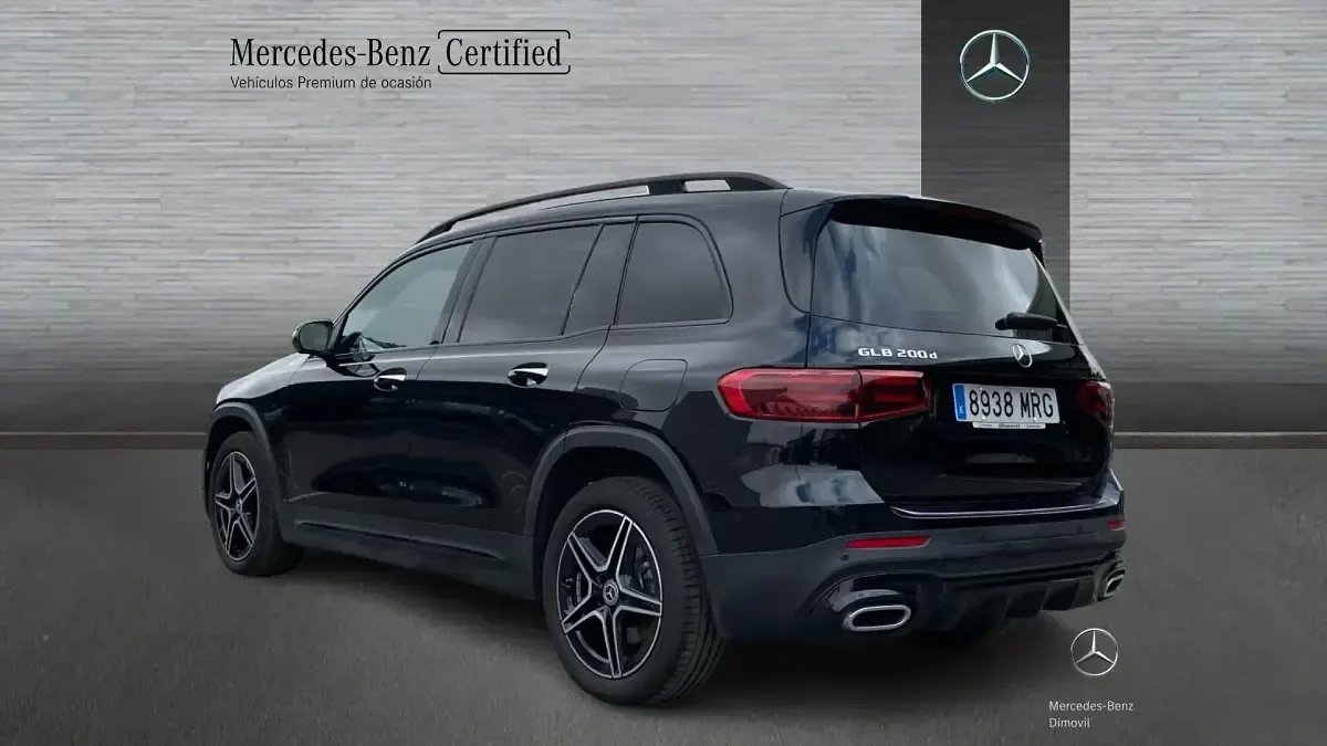 Usado Mercedes GLB200 AMG line 150 CV (110 kW) 2024 Negro SUV