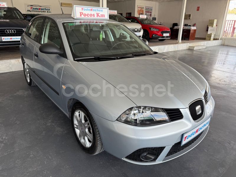 Gris / plata Usado 2009 Seat Ibiza Reference Berlina | 8450 € (Precio justo) - Imagen 1/4